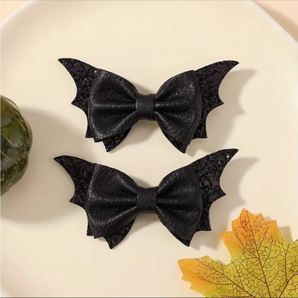 Sparkly Bat Bow Halloween Hair Clips 2 Pcs - Picture 9 of 11